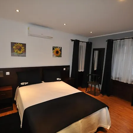 Casa Da Abrotea לאז'ס דו פיקו